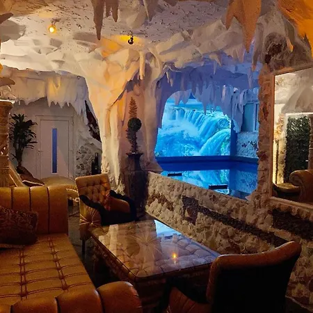 Hotel Bali Colosseum 4*