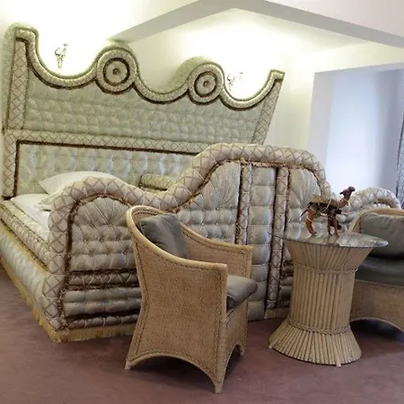 Bali Colosseum Hotel
